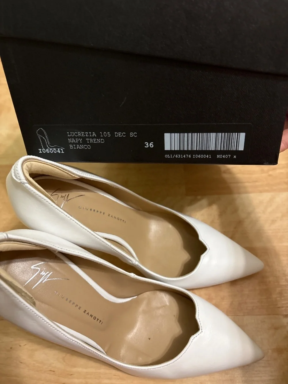 Heels - Picture 3 of 3